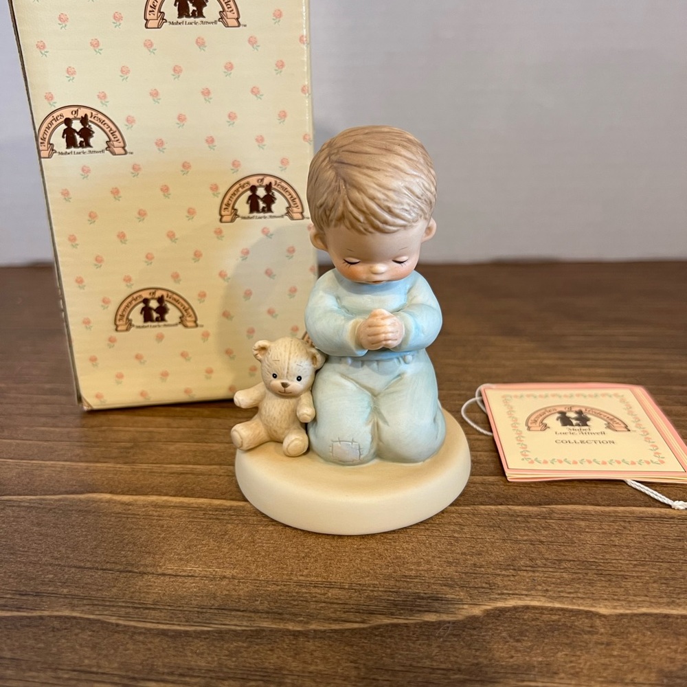 Memories of Yesterday-“Now I lay me down to sleep” figurine